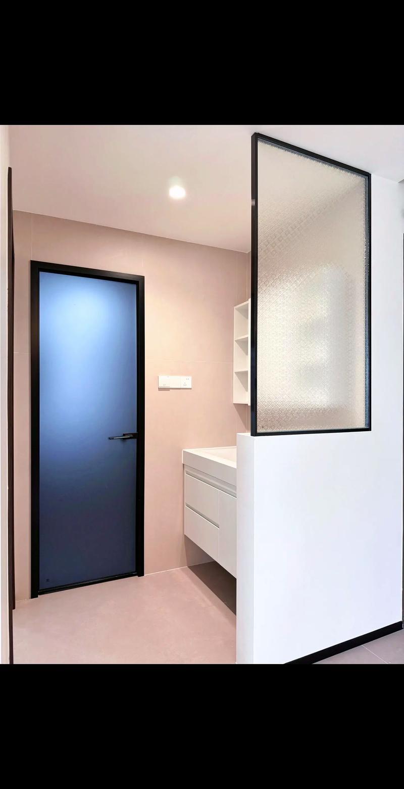 客衛生間半墻設計 美觀、實用與空間感的完美融合